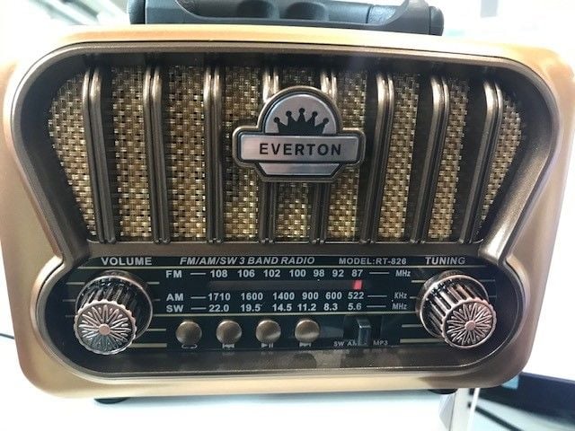 Everton RT-826 Bluetooth-USB-SD-FM Şarjlı Nostaljik Radyo Güneş Panelli