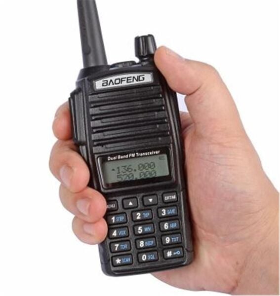 Baofeng UV-82L 5W  LCD Ekran,LED El Feneri Arama Kurtarma-Güvenlik-Haberleşme El Telsizi (FM RADYO)