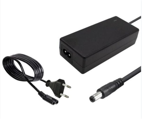 Novacom 12V 5A  Amper Plastik Adaptör